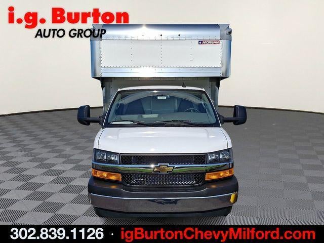 2025 Chevrolet Express Cutaway 3500 Base