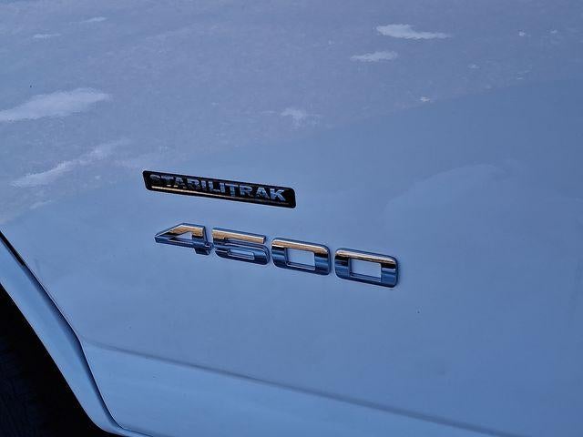 2024 Chevrolet Express Cutaway 4500 Base