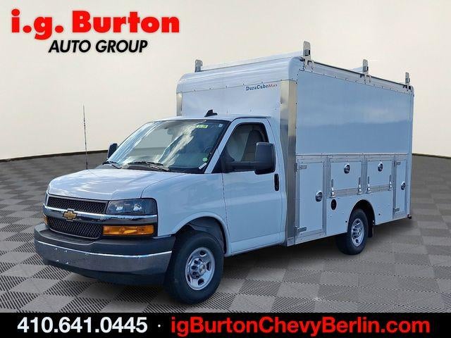 2025 Chevrolet Express Cutaway 3500 Base