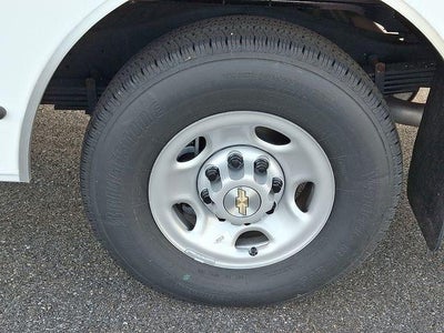 2025 Chevrolet Express Cutaway 3500 Base