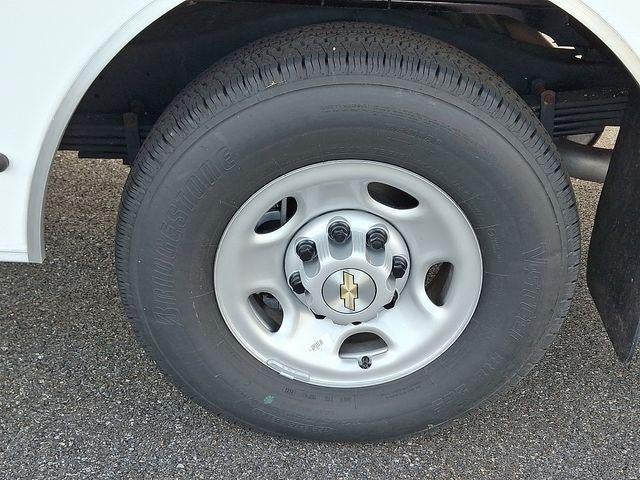 2025 Chevrolet Express Cutaway 3500 Base