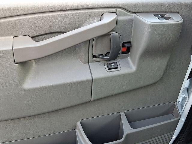 2025 Chevrolet Express Cutaway 3500 Base