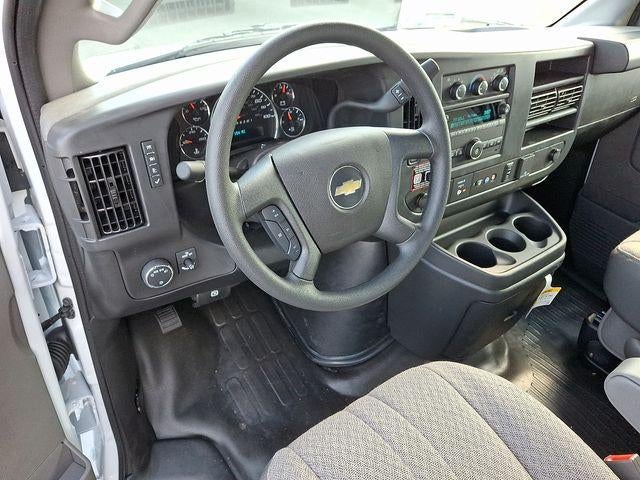 2025 Chevrolet Express Cutaway 3500 Base