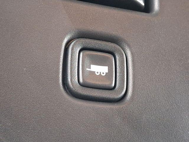 2025 Chevrolet Express Cutaway 3500 Base