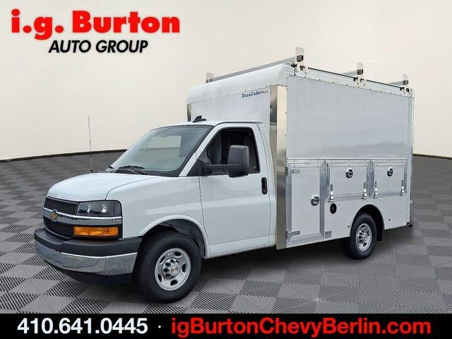 2025 Chevrolet Express Cutaway 3500 Base