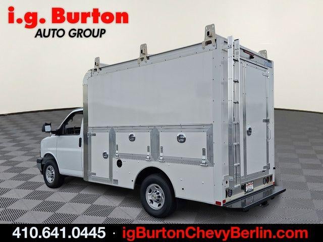 2025 Chevrolet Express Cutaway 3500 Base