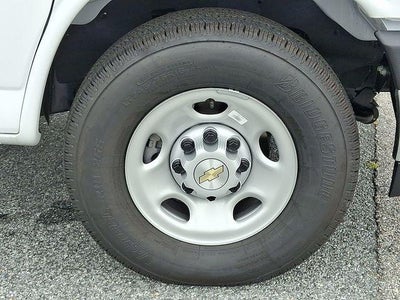 2025 Chevrolet Express Cutaway 3500 Base