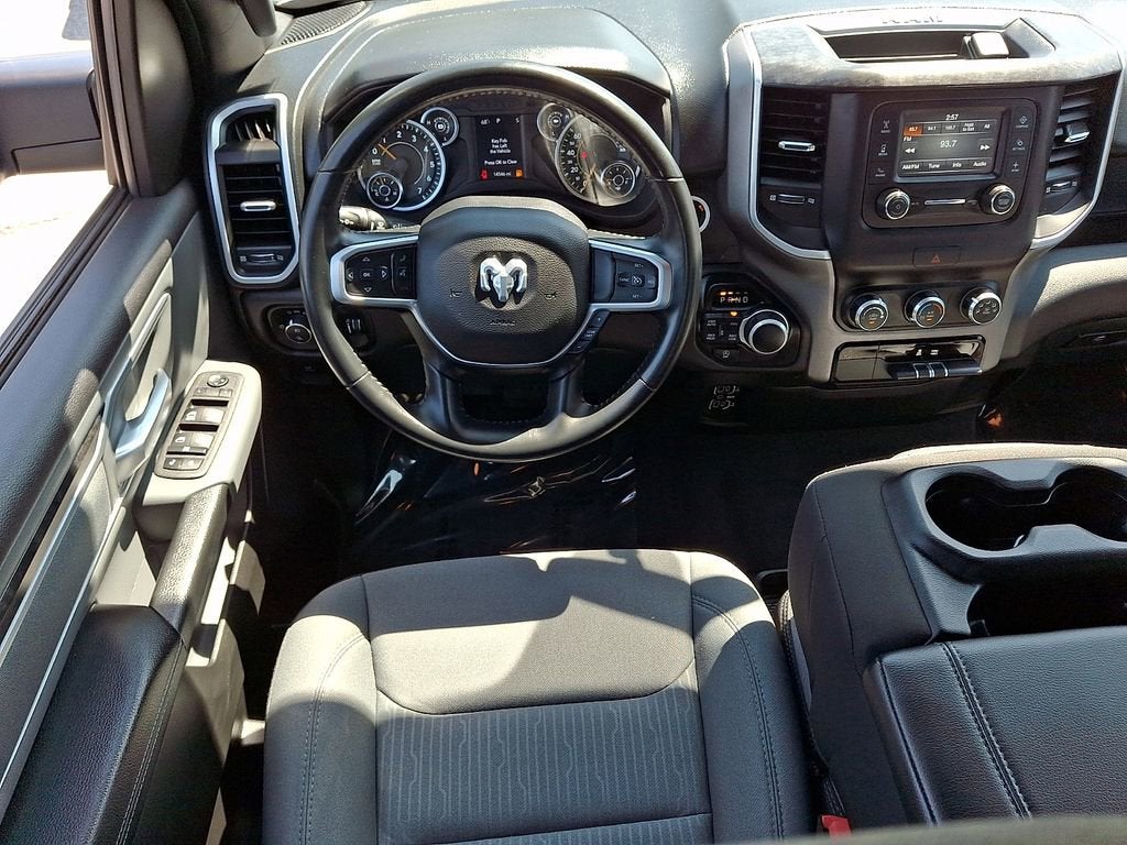 2022 RAM 1500 Big Horn Crew Cab 4x4 5'7" Box