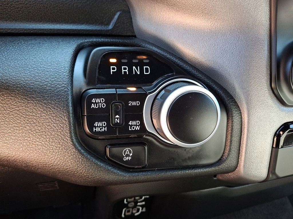 2022 RAM 1500 Big Horn Crew Cab 4x4 5'7" Box