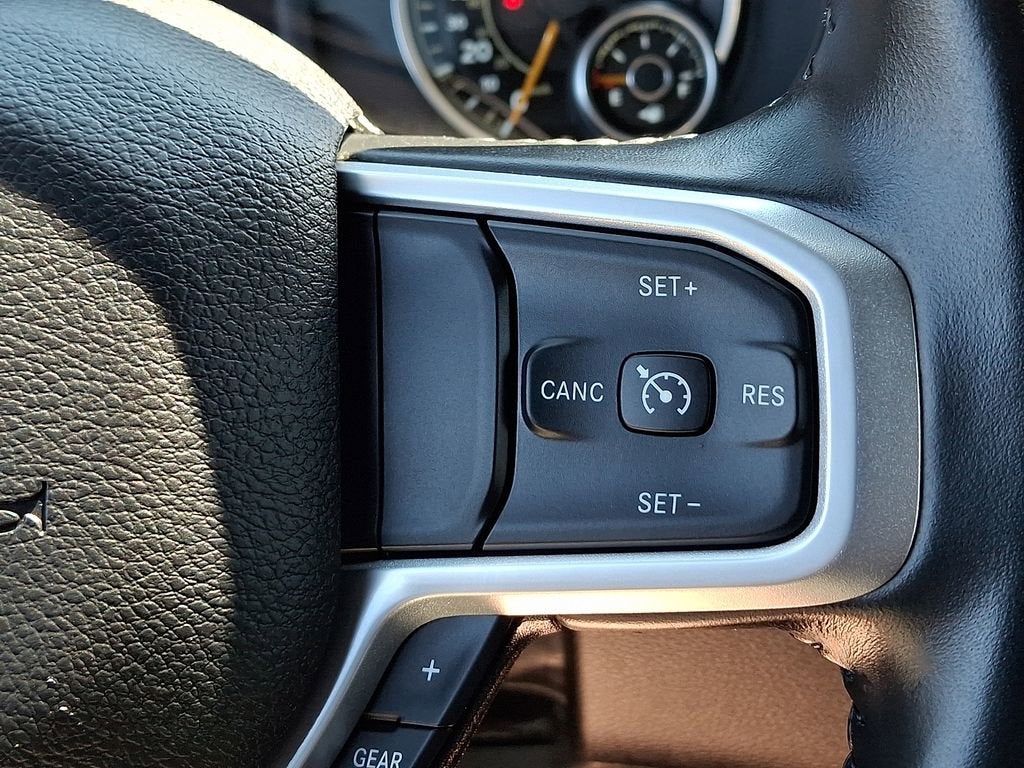 2022 RAM 1500 Big Horn Crew Cab 4x4 5'7" Box