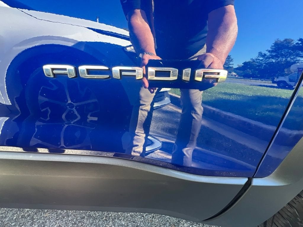 2023 GMC Acadia SLE
