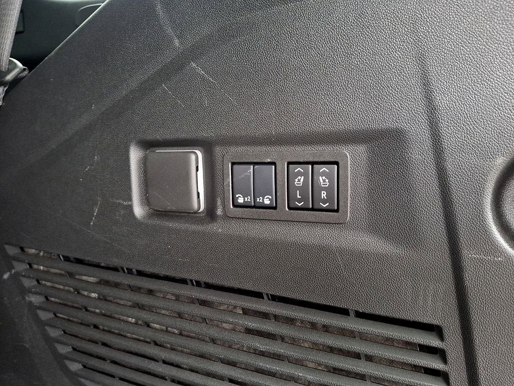 2025 GMC Yukon AT4