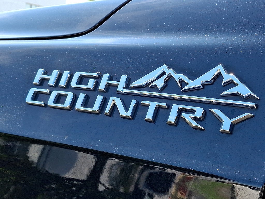 2022 Chevrolet Suburban High Country