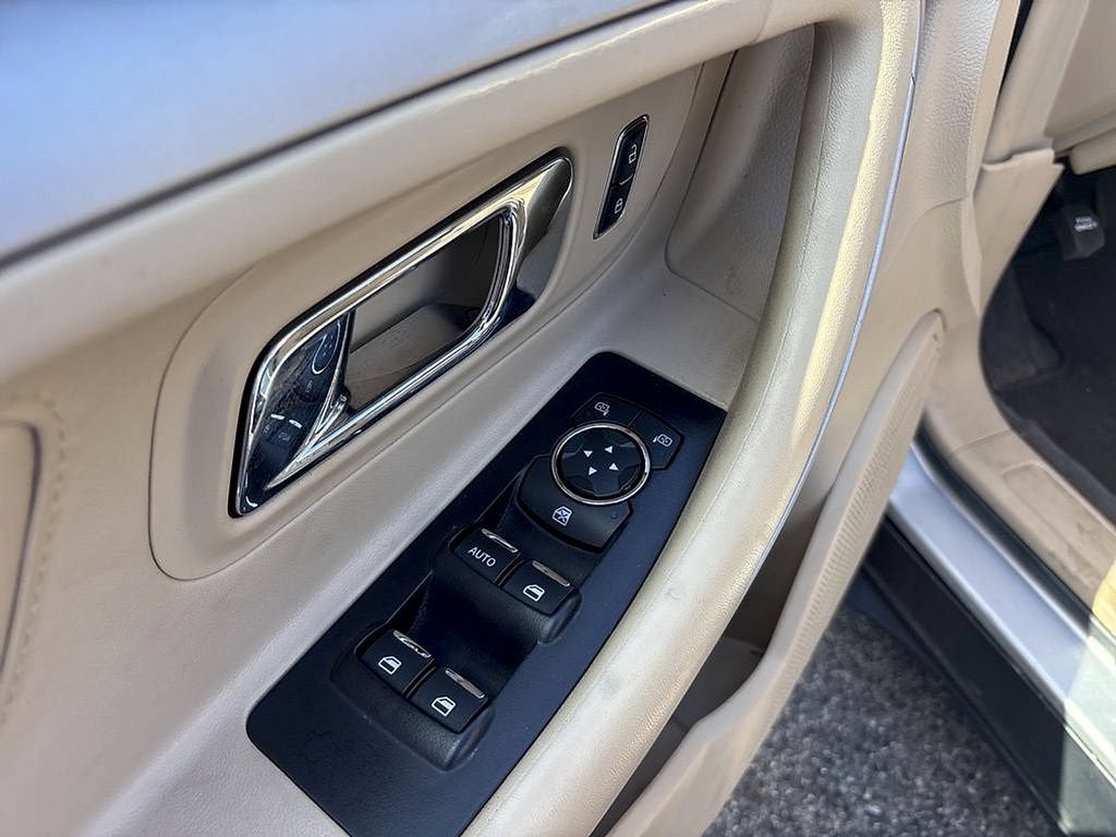 2017 Ford Taurus SE