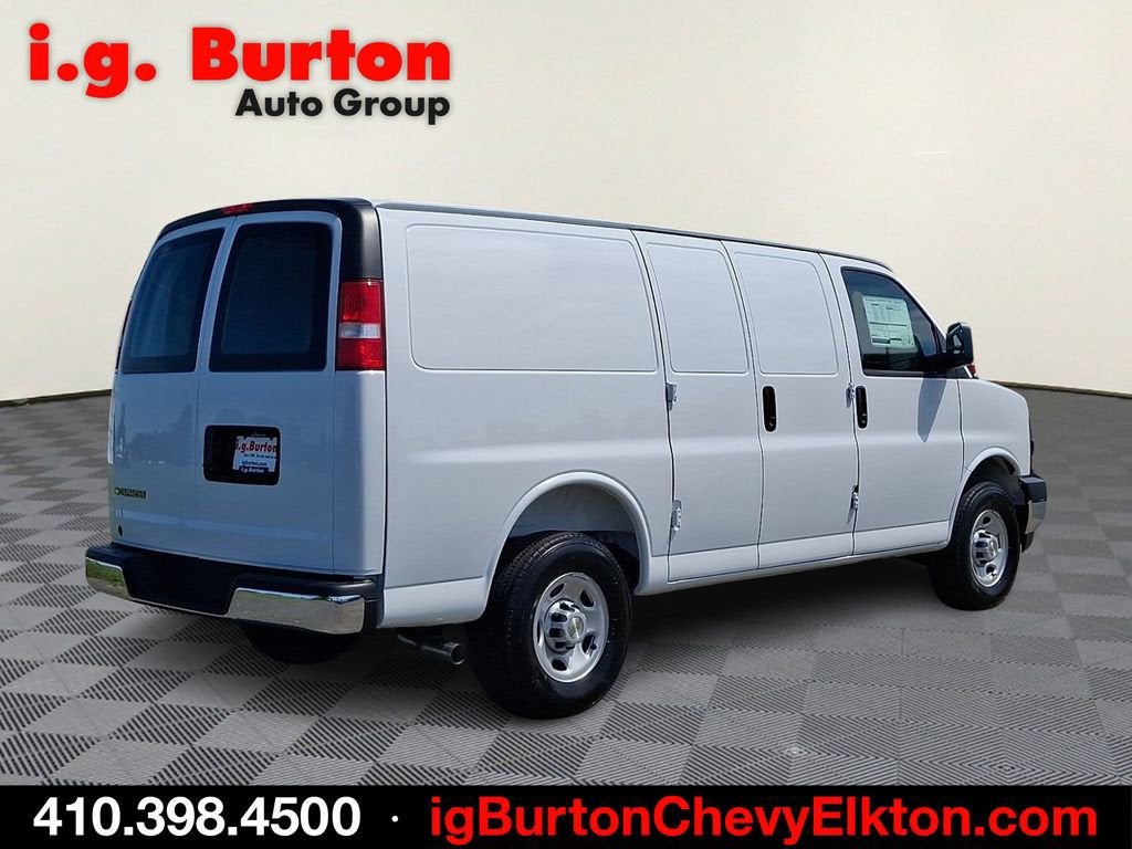 2026 Chevrolet Express Cargo WT