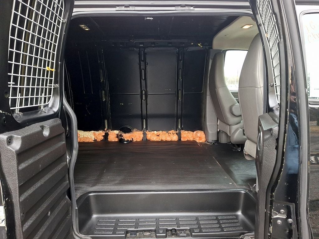 2022 Chevrolet Express 3500 Work Van Cargo