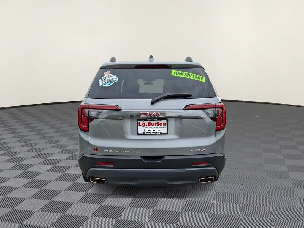 2023 GMC Acadia AT4