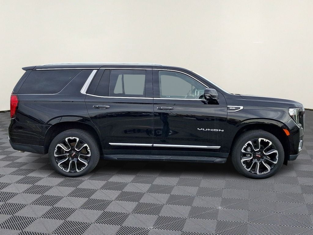 2022 GMC Yukon SLT