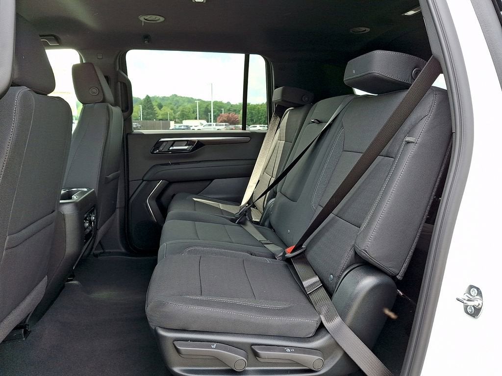 2026 Chevrolet Suburban LS - Photo 6