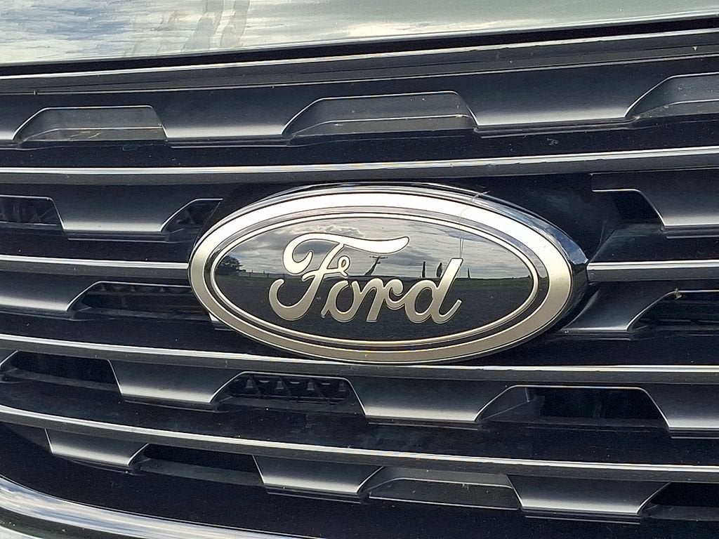 2023 Ford Edge SE