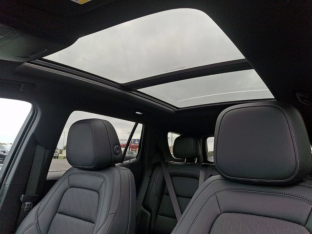2027 Chevrolet Equinox LT - Photo 10