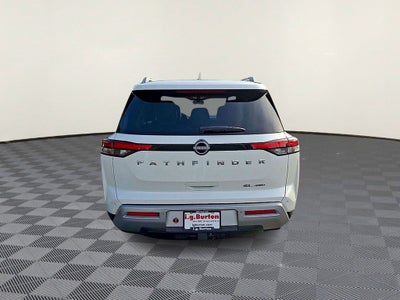 2023 Nissan Pathfinder SL