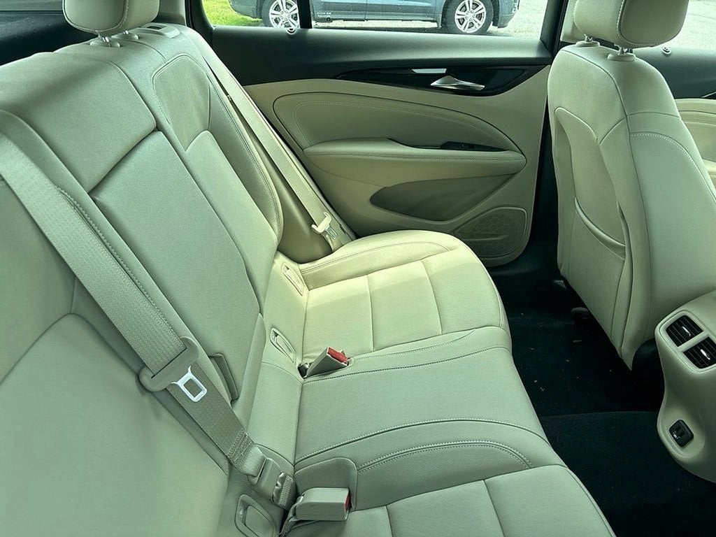 2019 Buick Regal Sportback Essence