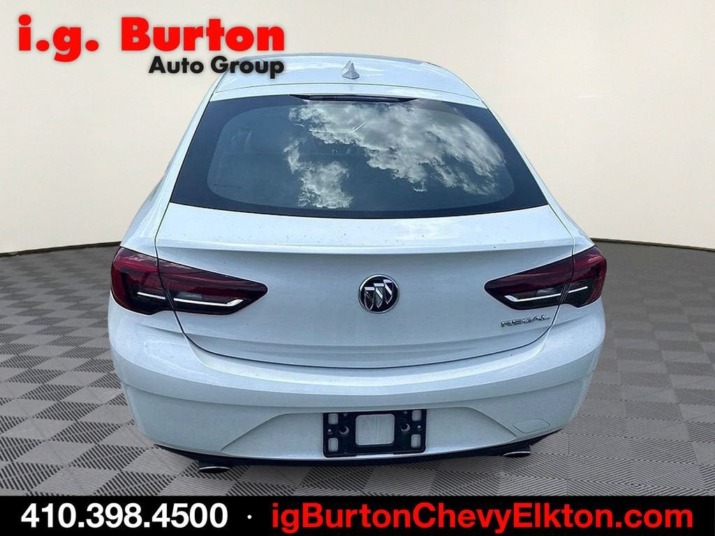 2019 Buick Regal Sportback Essence